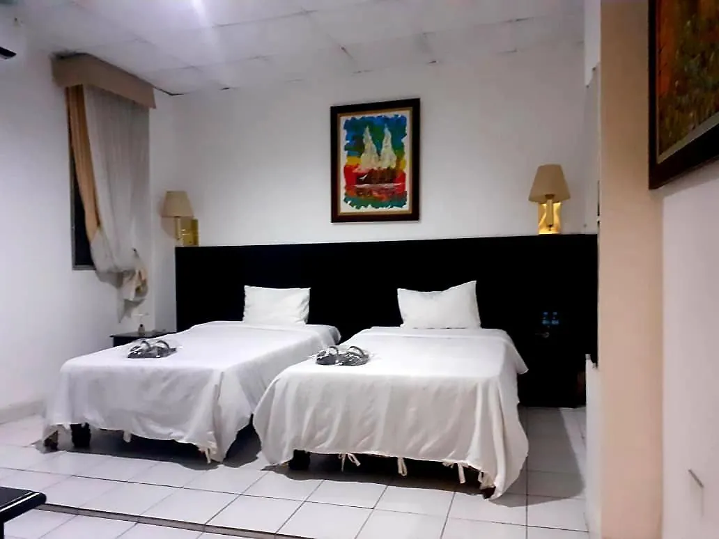 Hotel Doral 3*, Guayaquil
